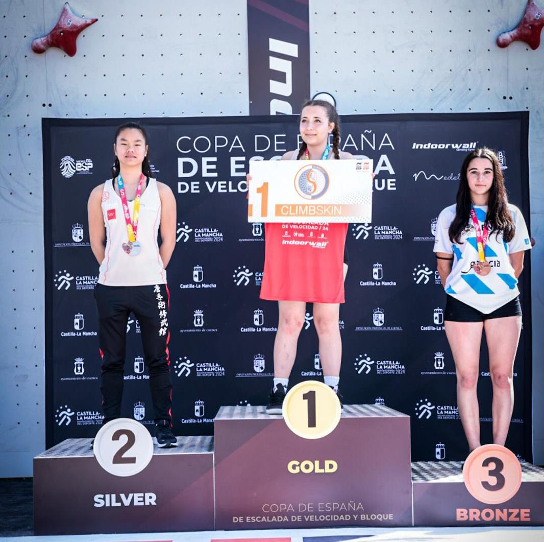 Ayla Rubio y Aída Miguel protagonizaron la final de velocidad Sub18 femenina de la Copa España de Escalada realizada en Cuenca con triunfo para la primera